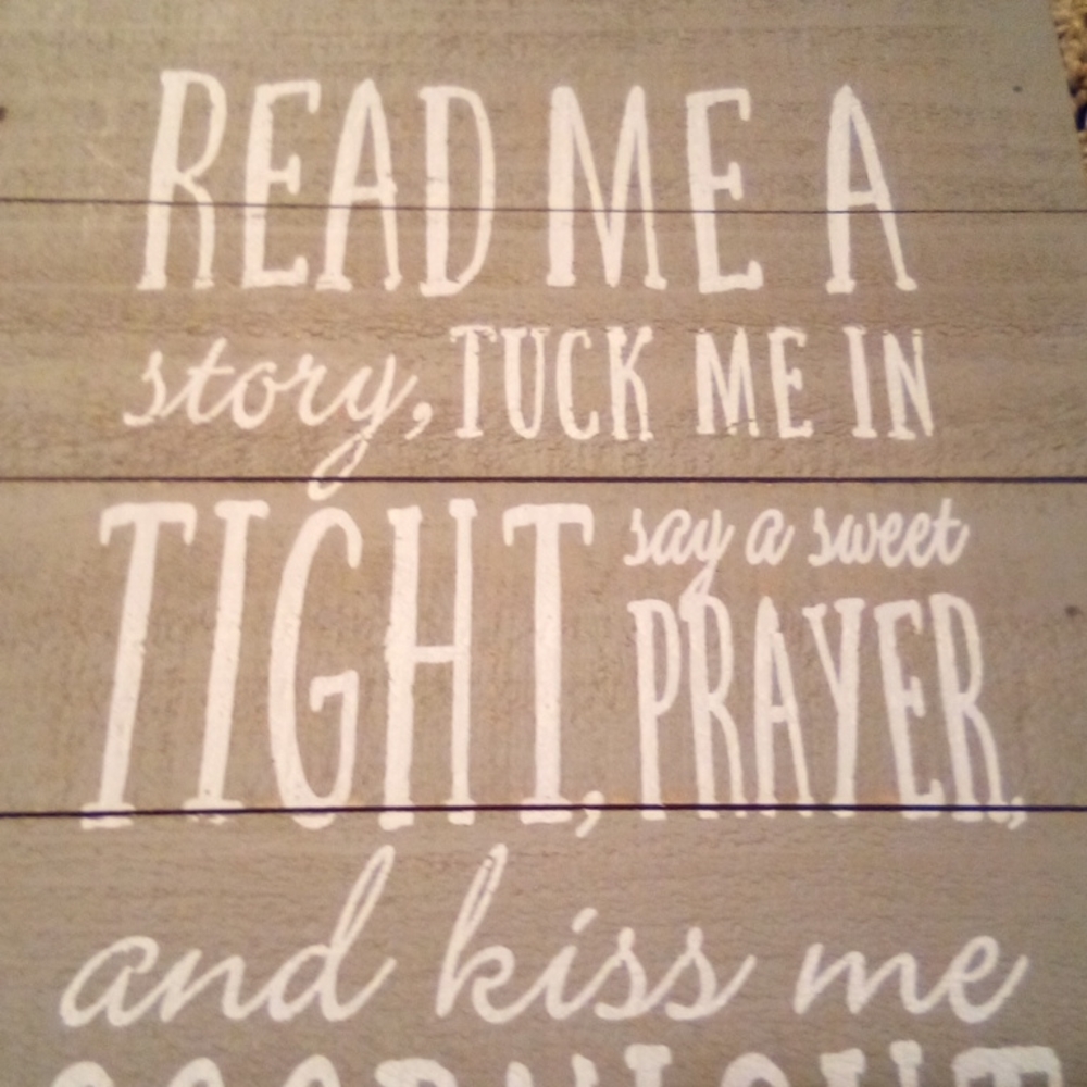 Kiss Me Goodnight, Grey wooden sign, nwot - Picture 2 of 3